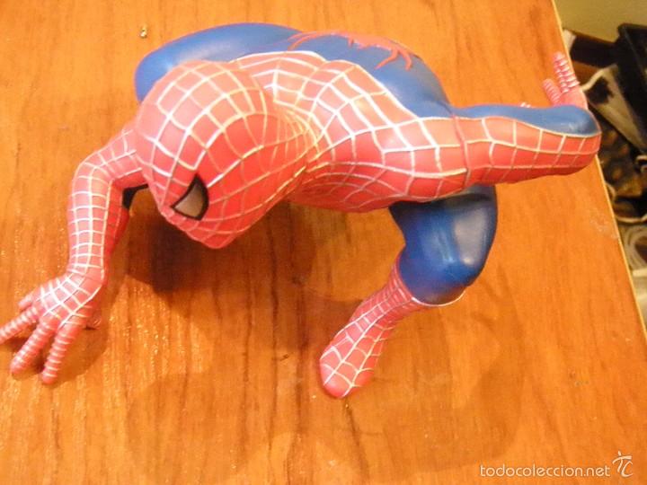 Figuras de goma y PVC: SPIDERMAN AGACHADO MARVEL 2004 - Foto 1