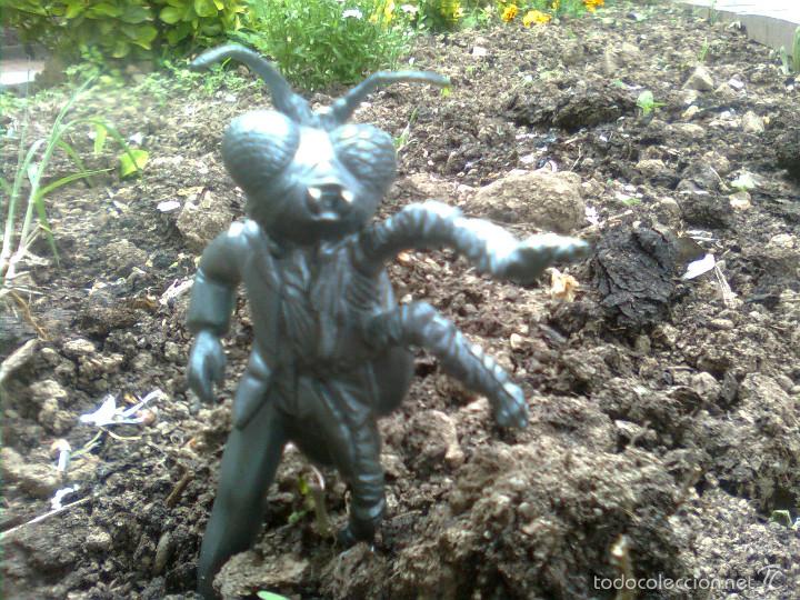Figuras de goma y PVC: Monstruo Comansi - Yolanda - La mosca en plateado - Foto 1