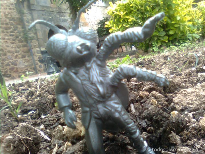 Figuras de goma y PVC: Monstruo Comansi - Yolanda - La mosca en plateado - Foto 2