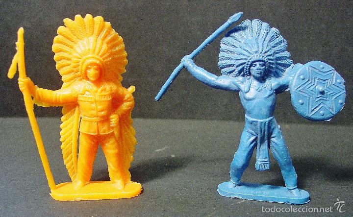 Figuras de goma y PVC: DOS JEFES INDIOS EN PL&Aacute;STICO MONOCROMO. COMANSI? A&Ntilde;OS 70 - Foto 1