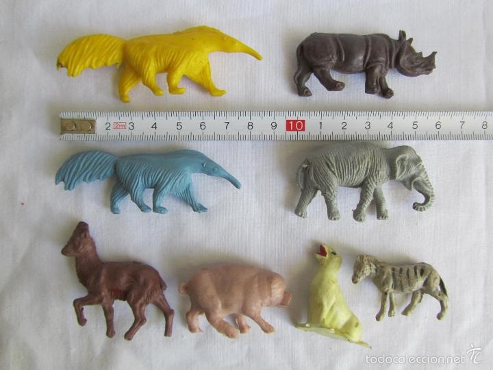 Figuras de goma y PVC: 8 figuras de pl&aacute;stico de animales - Foto 2