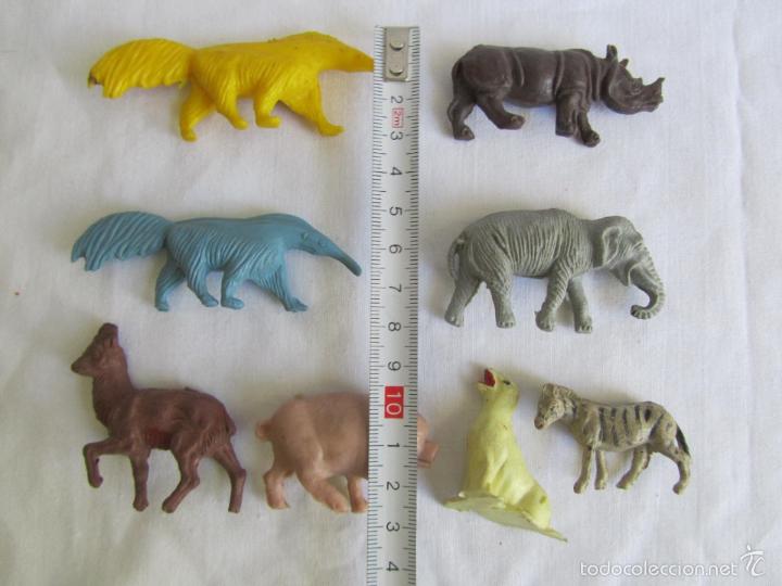 Figuras de goma y PVC: 8 figuras de pl&aacute;stico de animales - Foto 3