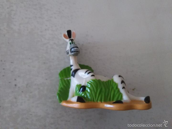 Figuras de goma y PVC: FIGURA KINDER MADAGASCAR - Foto 1