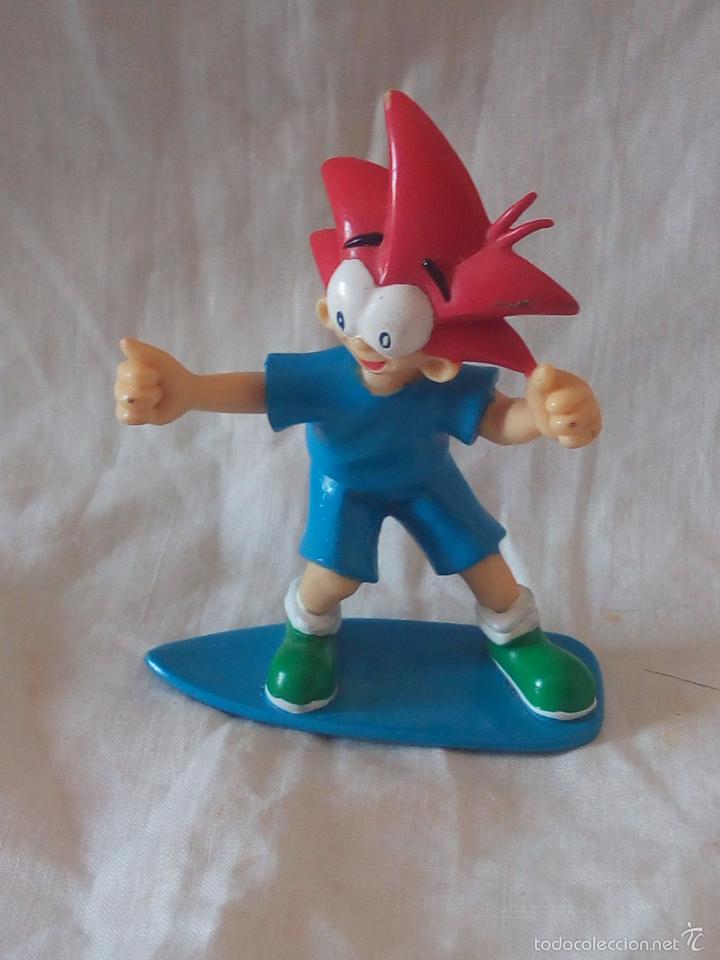 Figuras de goma y PVC: Ni&ntilde;o en tabla de surf, de Yoco