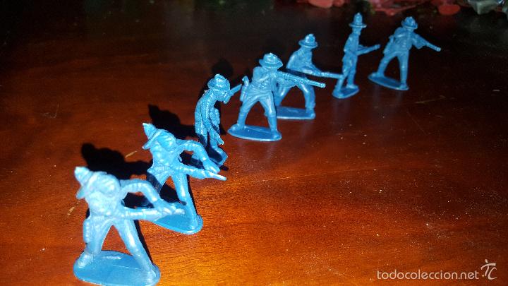 Figuras de goma y PVC: lote del oeste indios y vaqueros cowboy - Foto 1