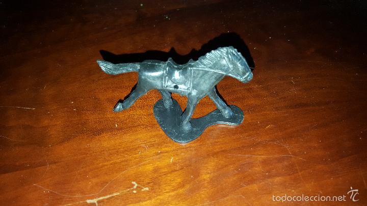 Figuras de goma y PVC: CABALLO DE PLASTICO - Foto 1