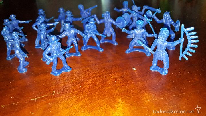 Figuras de goma y PVC: lote del oeste indios y vaqueros cowboy - Foto 2