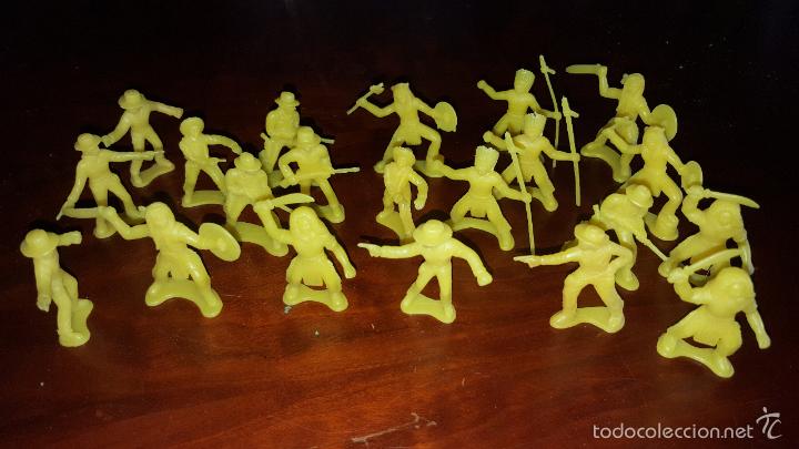 Figuras de goma y PVC: lote del oeste indios y vaqueros cowboy - Foto 1