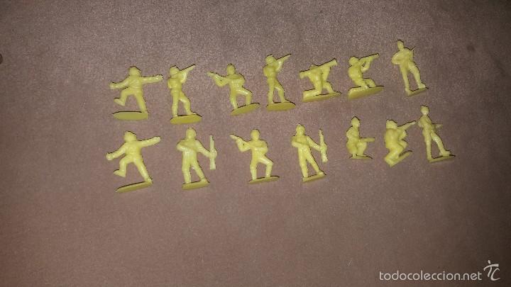 Figure di Gomma e PVC: Lote de soldaditos japoneses o chinos en pl&aacute;stico , pulgas