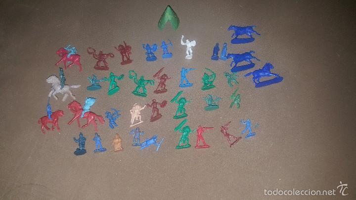 Figuras de goma y PVC: Lote41 figuras de soldaditos indios - Foto 1
