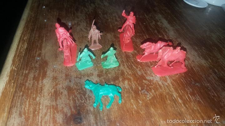 Gummi- und PVC-Figuren: Soldaditos medievales y romanos