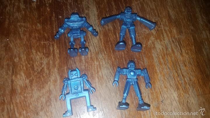 Figuras de goma y PVC: Lote 4 robot marca pipero de plastico - Foto 1