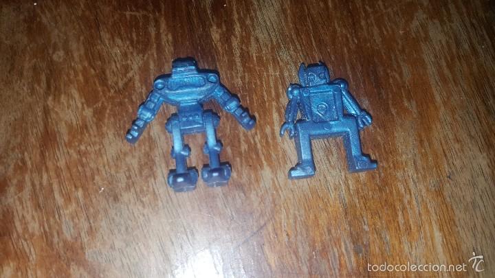Figuras de goma y PVC: 2 robot pipero - Foto 1