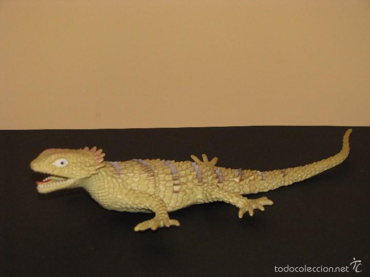 Figuras de Borracha e PVC: FIGURA JUGUETE DE LAGARTO POGONA. CHIFLE. 30 CM.