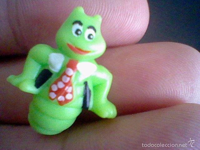Kinder &Uuml;berraschung: figura mu&ntilde;eco gusanito seda o similar huevos kinder promocional chocolates 2,7 cms alto