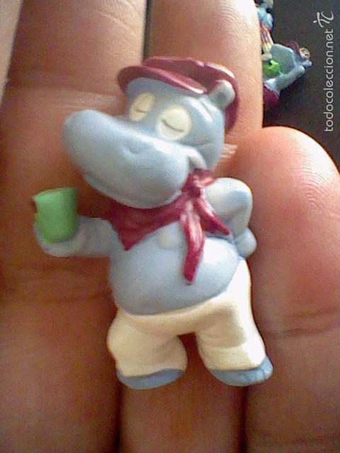 Kinder &Uuml;berraschung: figura mu&ntilde;eco hipopotamo bohemio pa&ntilde;uelo parisino  huevos kinder promocional chocolates 4 cms largo