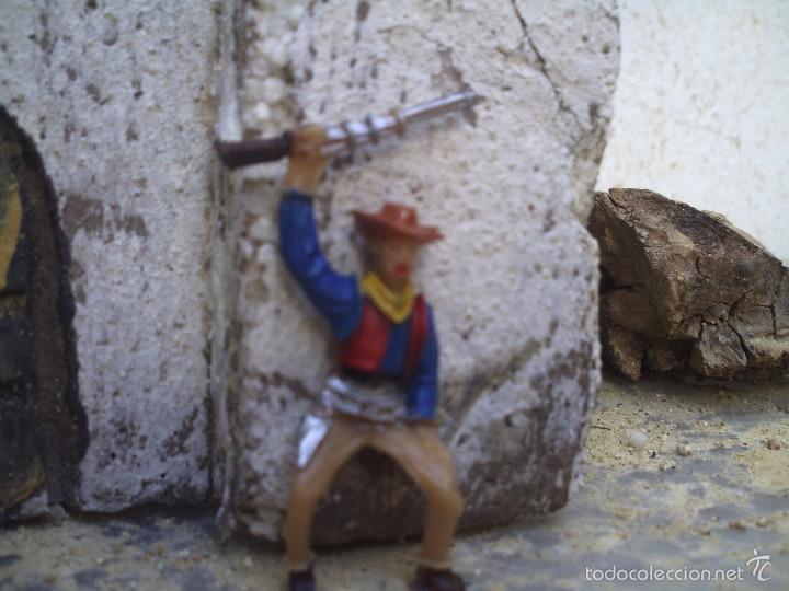 Figuras de goma y PVC: vaquero de comansi de 5 ctm - Foto 1