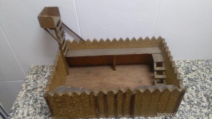 Figurines en Caoutchouc et PVC: ANTIGUO FUERTE DE MADERA