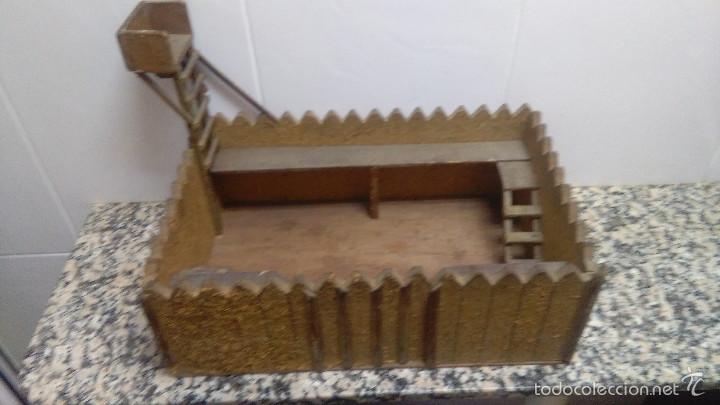 Figuras de goma y PVC: ANTIGUO FUERTE DE MADERA - Foto 2