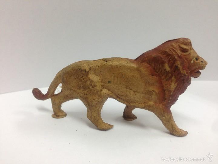 Figuras de goma y PVC: FIGURA DE GOMA LEON DE PECH - Foto 1