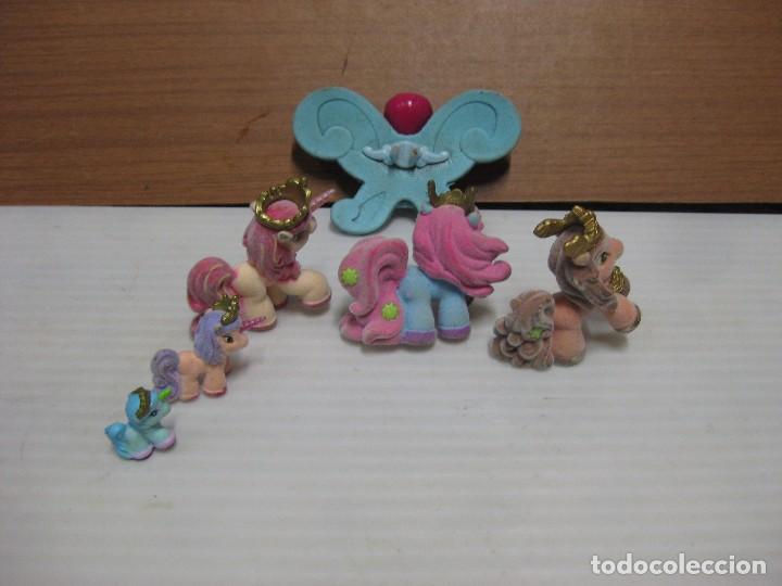 Figuras de goma y PVC: 5 PONYS Y MARIPOSA. - Foto 2
