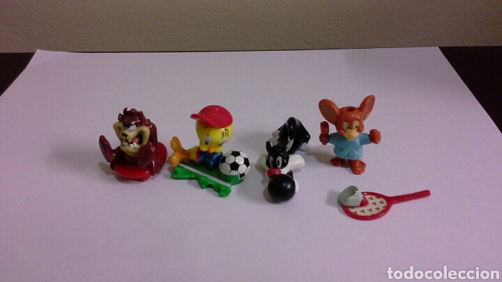 Figuras de goma Kinder: Lote Figuras Kinder de la  warner - Foto 1
