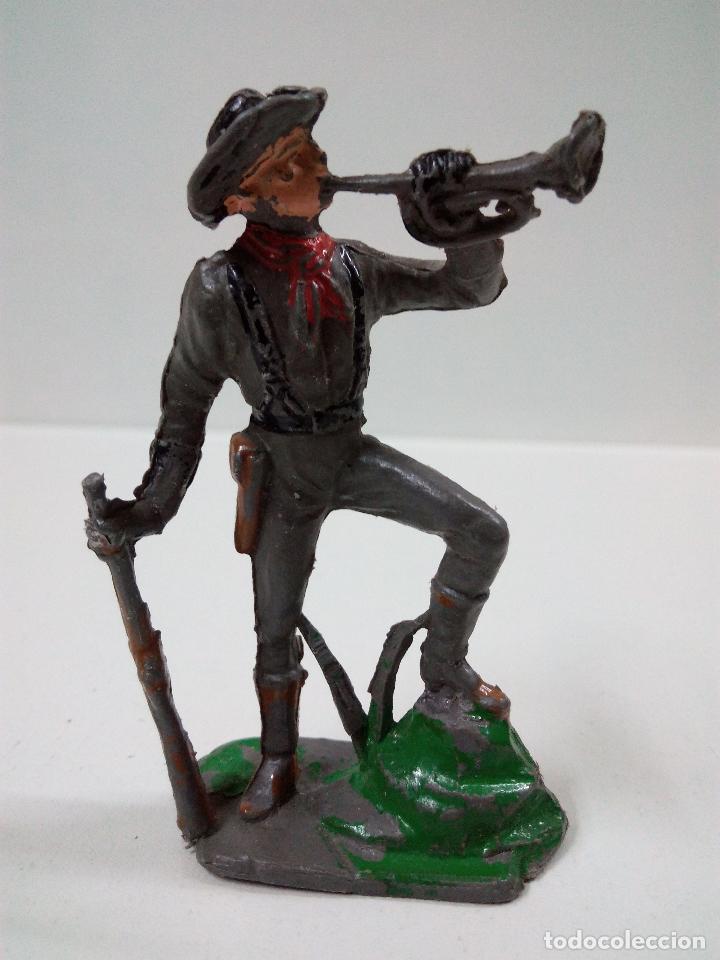 Figuras de goma y PVC: SOLDADO CONFEDERADO CON TROMPETA - Foto 1