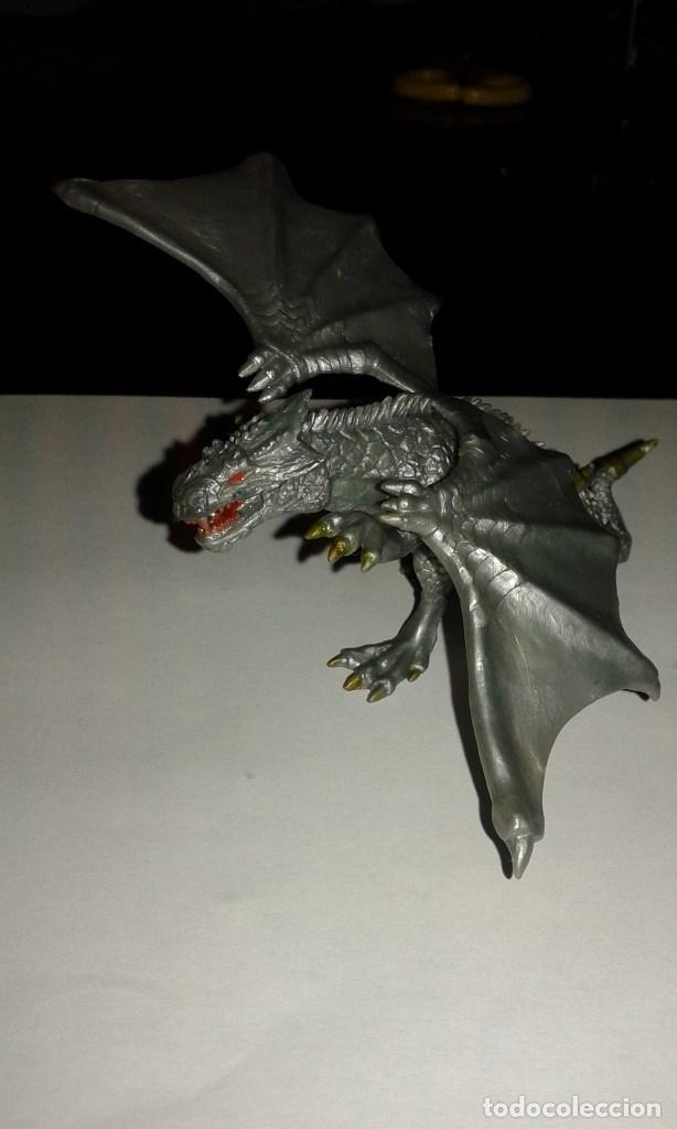 DRAGON ALADO DE PVC