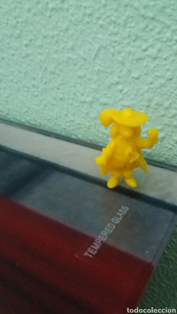 Figuras de goma y PVC: Figura dunkin de darta&ntilde;an - Foto 1