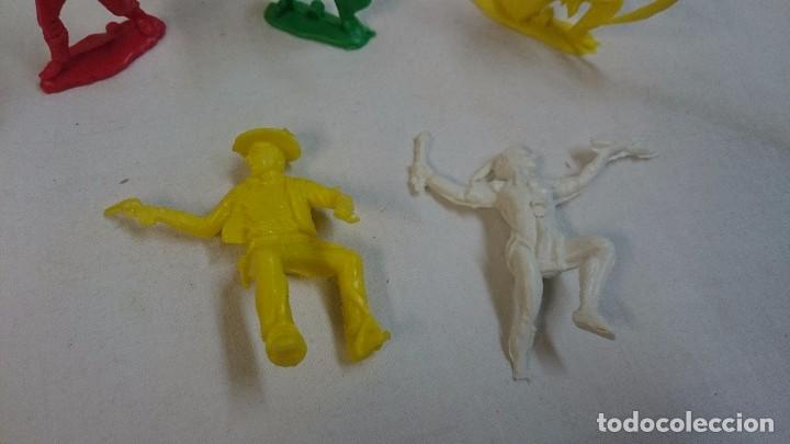 Figuras de goma y PVC: LOTE DE FIGURAS INDIOS Y VAQUEROS - Foto 2