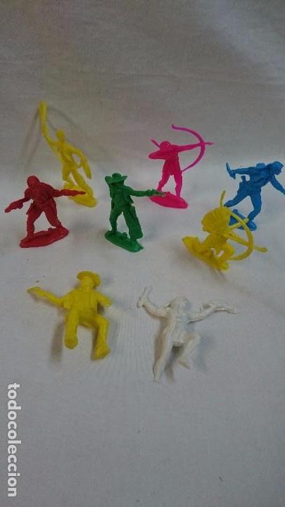 Figuras de goma y PVC: LOTE DE FIGURAS INDIOS Y VAQUEROS - Foto 1