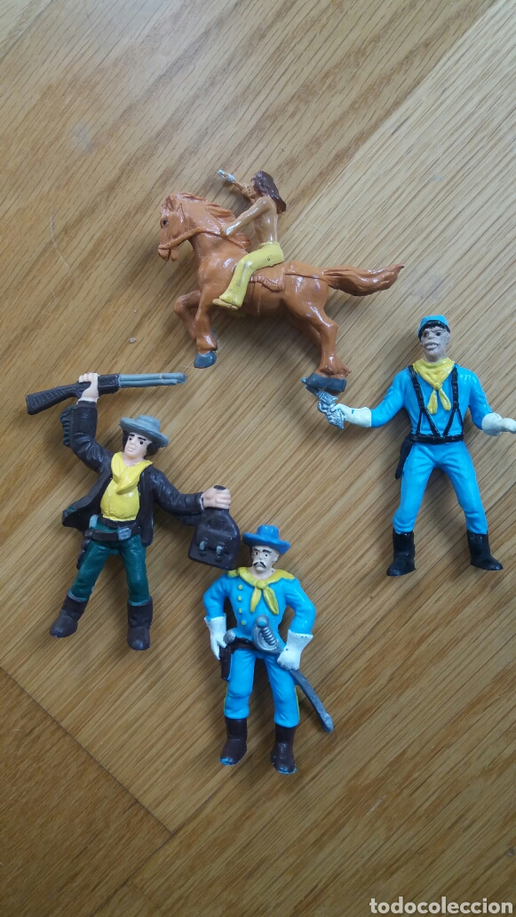 Figuras de goma y PVC: Figuras comansi de vaqueros - Foto 1