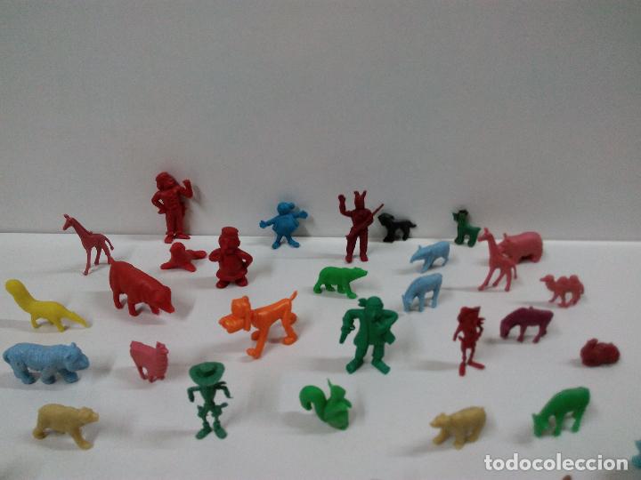 Figuras de goma y PVC: LOTE VARIADO DE FIGURITAS DUNKIN - Foto 3