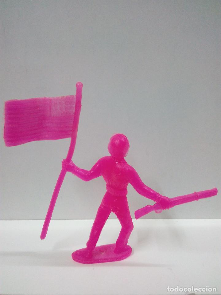 Figuras de goma y PVC: SOLDADO AMERICANO ABANDERADO . COMANSI . MONOCOLOR - Foto 2