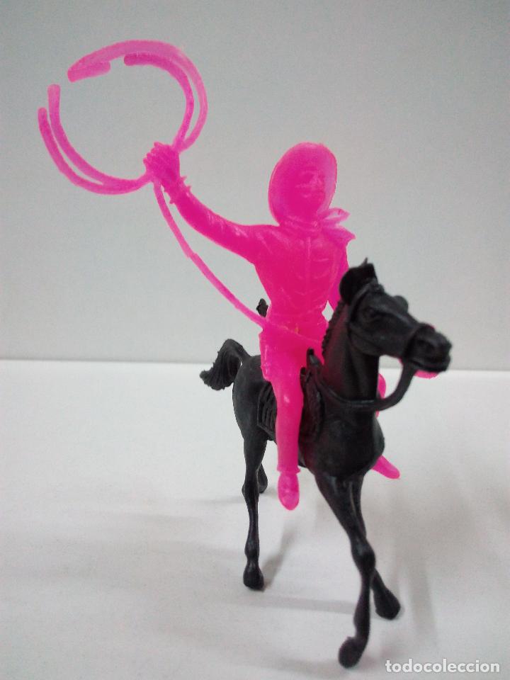 Figuras de goma y PVC: VAQUERO A CABALLO . COMANSI . MONOCOLOR - Foto 1