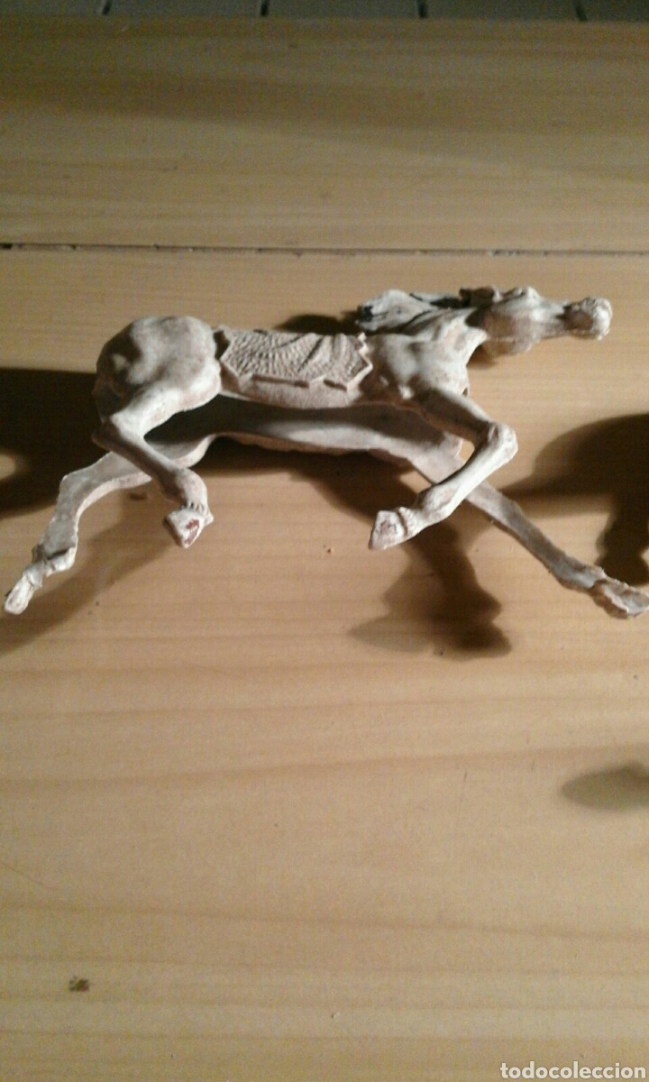 Figuras de goma y PVC: DOS CABALLOS DE PLASTICO LAFREDO. - Foto 3