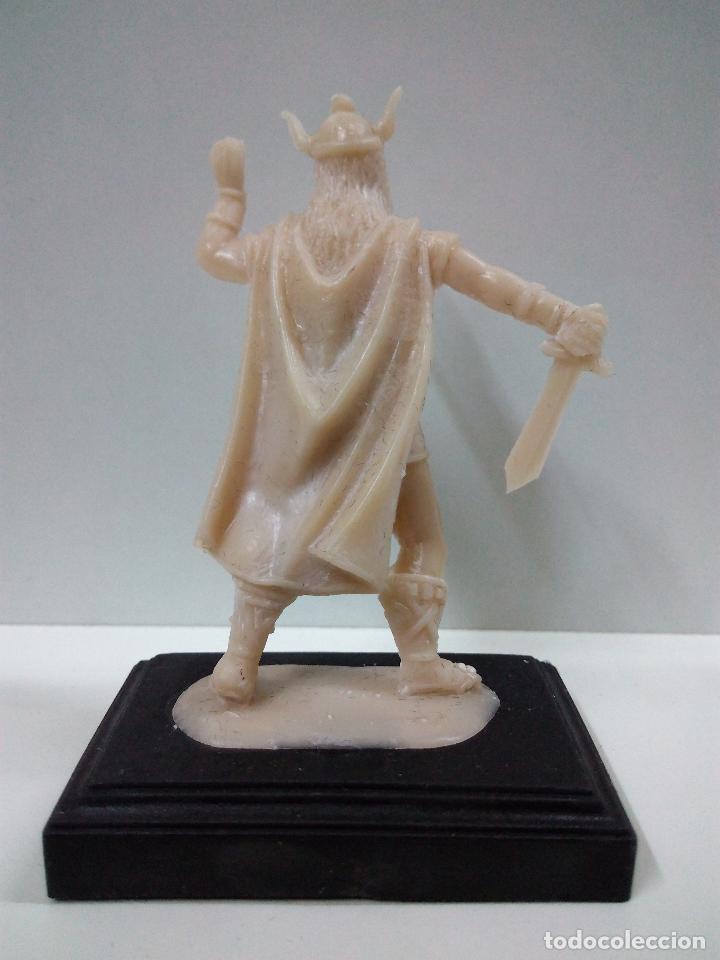 Figuras de goma y PVC: FIGURA DE VIKINGO . CON BASE - Foto 2