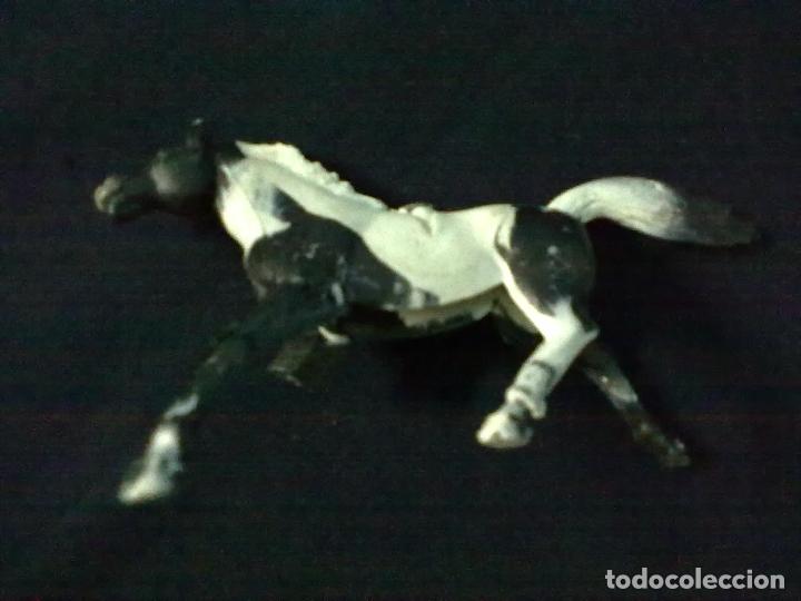 Figuras de goma y PVC: CABALLO PINTO COJO - Foto 2