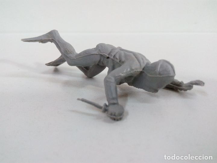 Figuras de goma y PVC: SUBMARINISTA - Foto 1