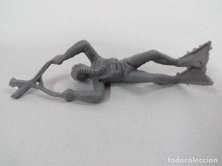 Figuras de goma y PVC: SUBMARINISTA - Foto 4