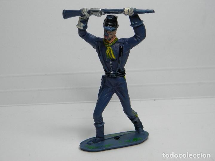 Figuras de goma y PVC: SOLDADO FEDERAL DE COMANSI - Foto 1