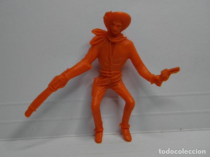 Figuras de goma y PVC: VAQUERO DE COMANSI CONDUCTOR DE CARRETA - Foto 1