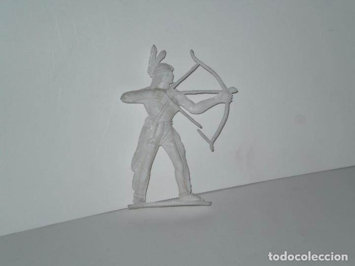 Figuras de goma y PVC: FIGURA DE INDIO COLECCIONABLE , EN PLASTICO . COMANSI . - Foto 1