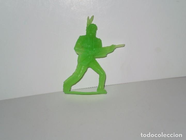 Figuras de goma y PVC: FIGURA DE INDIO COLECCIONABLE , EN PLASTICO . COMANSI . - Foto 1