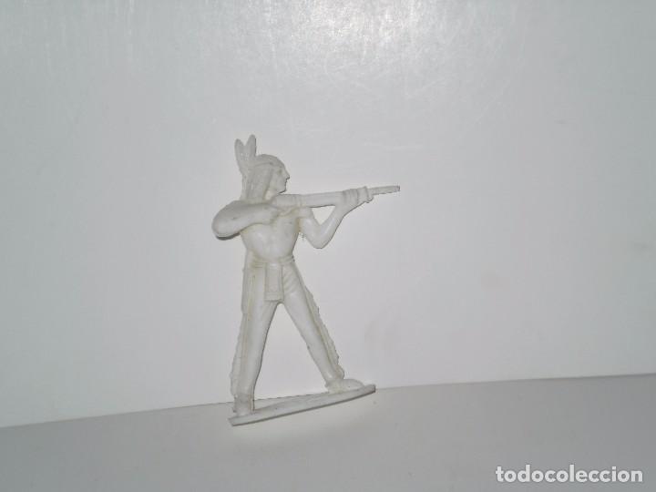 Figuras de goma y PVC: FIGURA DE INDIO COLECCIONABLE , EN PLASTICO . COMANSI . - Foto 1