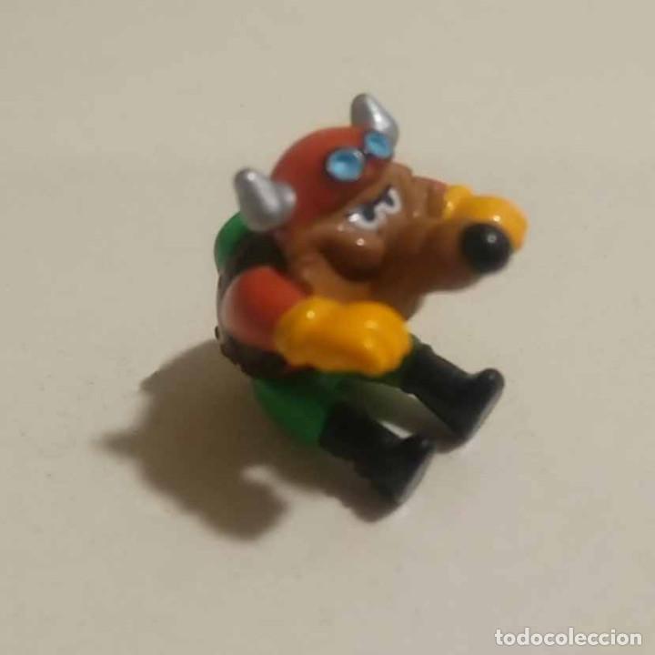 Kinder Figures: Kinder MOTOCOYOTEN 2004 motocoyotes moto coyotes monobloc figura mu&ntilde;eco figurita motocoyote FERRERO