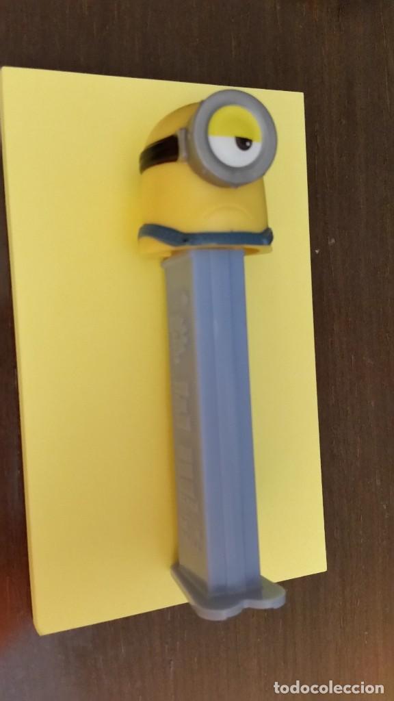 Figuras de goma y PVC: CARAMELOS PEZ - MINIONS - STUART - Foto 1