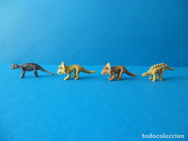 Figuras de Goma y PVC: Lote de esqueletos de Dinosaurios Phoskitos - Descubre el tesoro