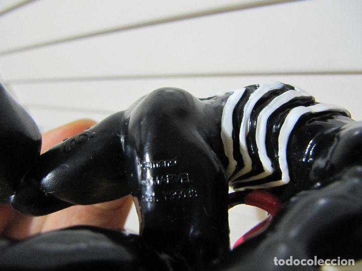 Figuras de goma y PVC: VENOM COMANSI MARVEL - Foto 2