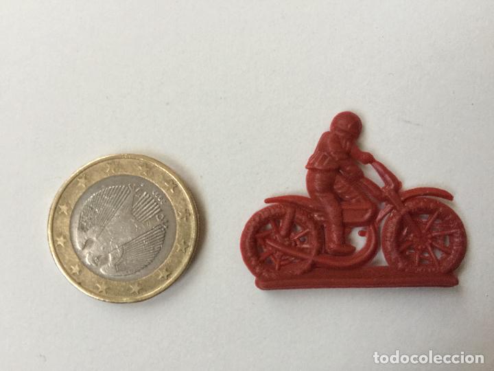Gummi- und PVC-Figuren: FIGURA PLANA DE PLASTICO A&Ntilde;OS 60/70. 35MM.